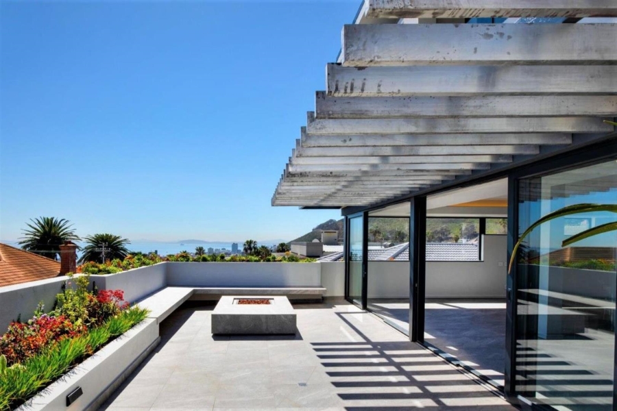 4 Bedroom Property for Sale in Fresnaye Western Cape
